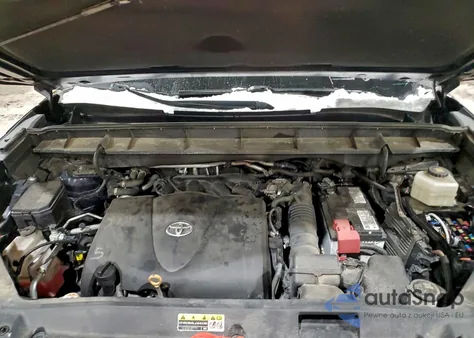 2021 Toyota Highlander Xle z USA, uszkodzony, nr VIN 5TDGZRBH8MS155460